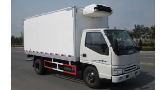 江淮格爾發小三軸冷藏車 冷鏈物流的高效解決方案